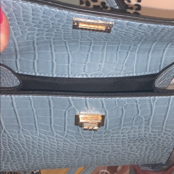 Medium sized cute turquoise bag - Picture 3 of 3